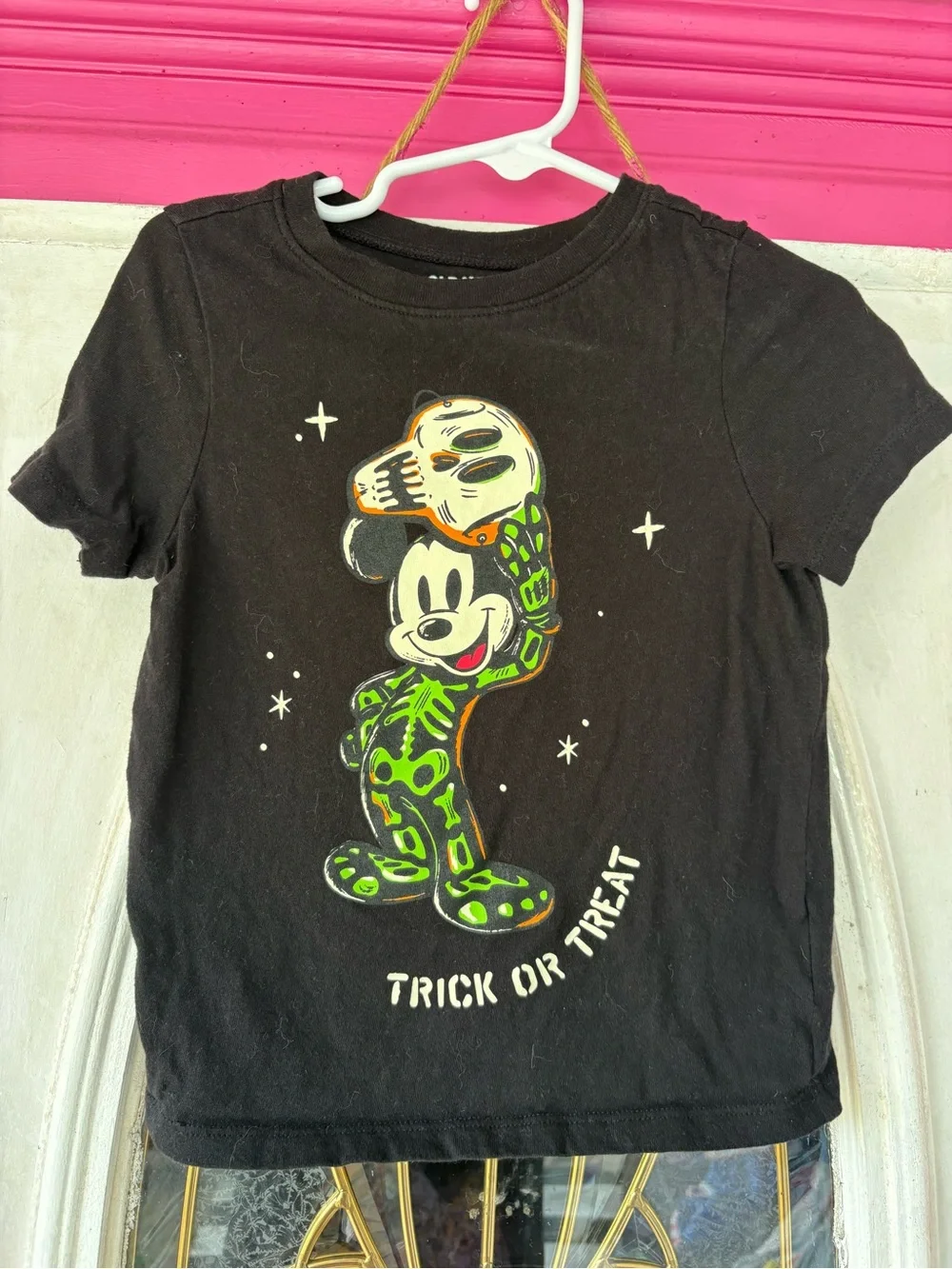 Old Navy Black Short-Sleeve Tee with Green Skeleton Mickey and White Halloween